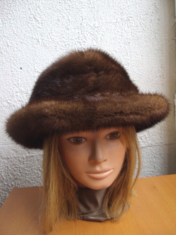 Refurbished New Canadian Demi Buff Mink Fur Hat for Women 