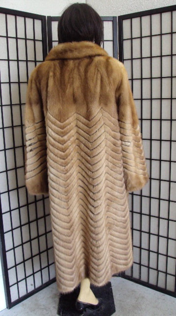 Excellent Natural Pastel Mink Fur Coat For Women … - image 3