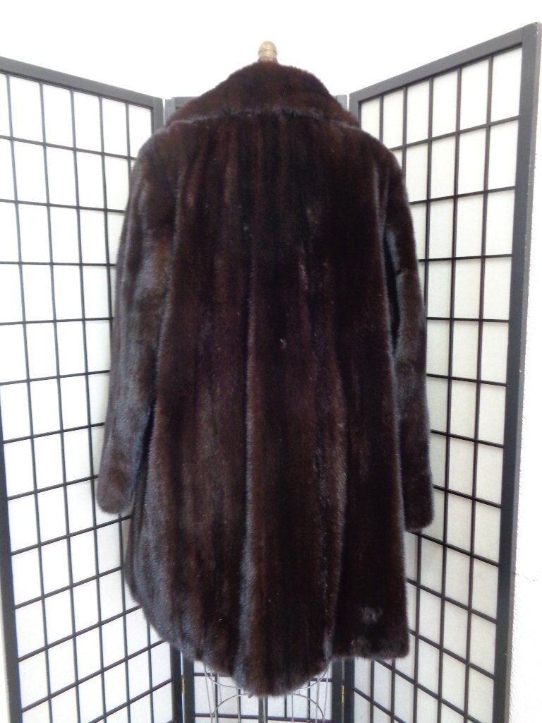 ダークブラウン ランチミンクコート il_fullxfull.2131939865_25hc.jpg