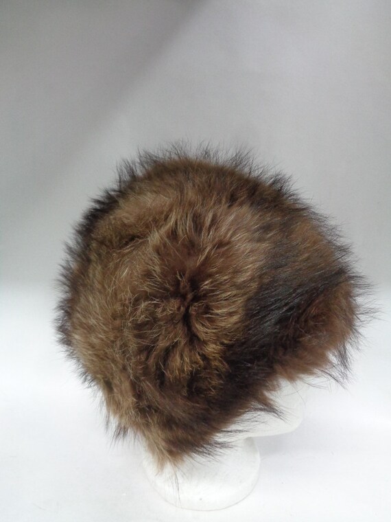 MINT NATURAL RACCOON FUR HAT CAP WOMEN WOMAN SIZE ALL NEW LINING! MINT NATURAL CANADIAN RACCOON RACOON FUR HAT CAP WOMEN WOMAN  main image 3