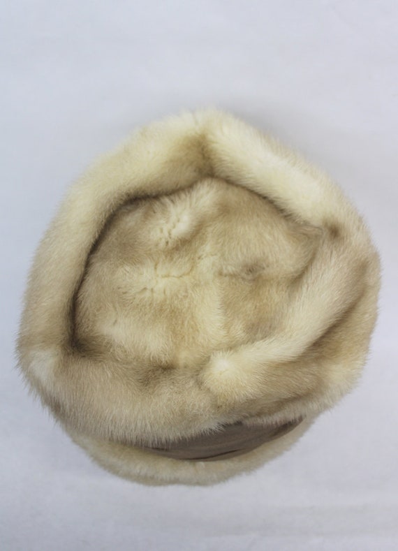 Excellent Canadian Pearl Mink Fur & Fabric Hat Cap Women  display picture 3