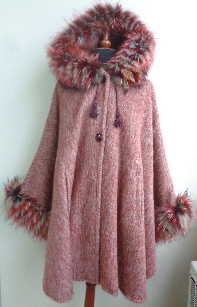 新品 ピンク/レッド ウール & フォックスファー ケープ ショール