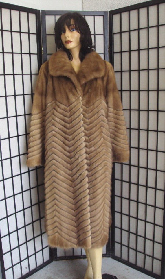 Excellent Natural Pastel Mink Fur Coat For Women … - image 1