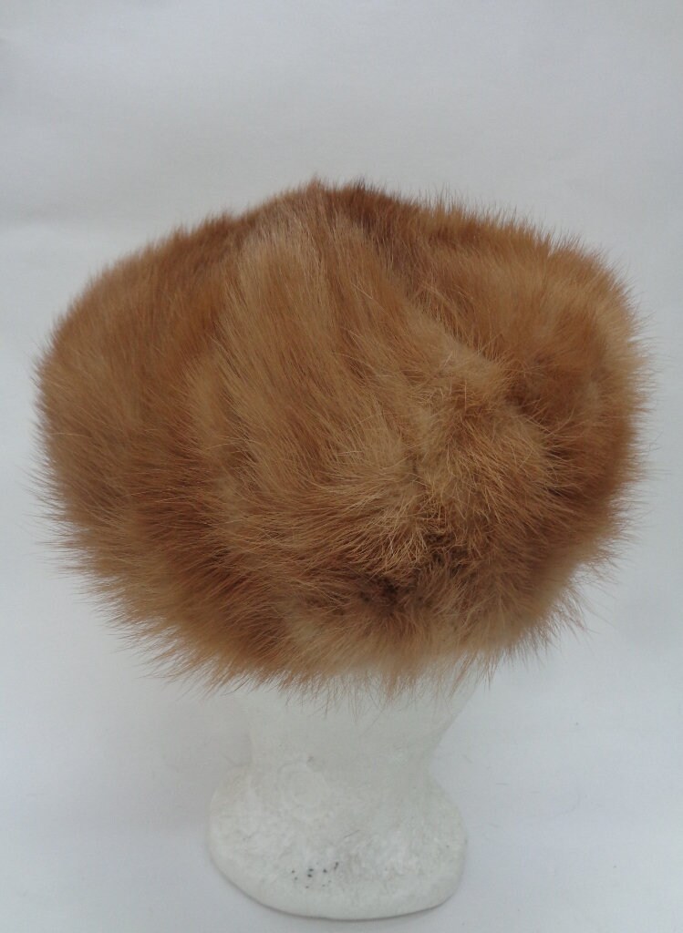 MINT CANADIAN PASTEL MINK TAIL FUR HAT CAP WOMEN WOMAN SIZE ALL NEW LINING! Mint Canadian Pastel Mink Tail Fur Hat Cap Women Woman Size  main image 3