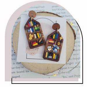 Orecchini magici da scaffale / Gioielli alla moda in argilla polimerica / Regali per lettori, streghe e maghi