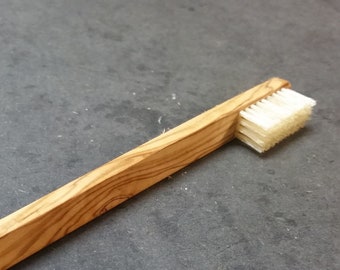 Toothbrush made of olive wood, manual toothbrush, sustainable, environmentally friendly