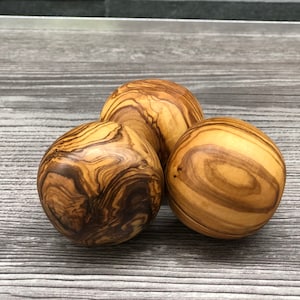 Set of 3 balls in the set decoration relaxation olive wood diameter approx. 5 cm