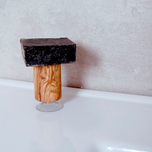 Magnetic soap holder PISA incl. plate, made of olive wood