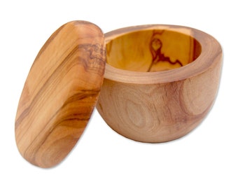 Shaving pot made of olive wood