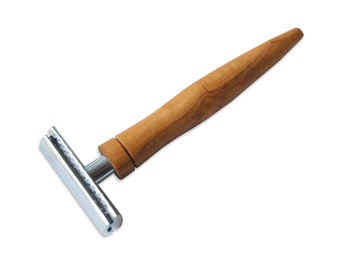 Safety razor KLASSIK ZUGSPITZE with olive wood handle