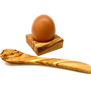 Egg cup Troué incl. spoon for eggs, olive wood