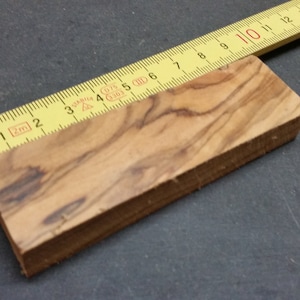 Lot de 2 carrelets (env. 9 x 2,8 x 1,0 cm) DIY, bois d'olivier brut, tournage