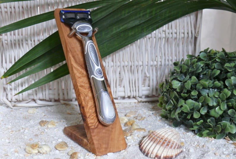 HELGOLAND razor holder made of olive wood image 2