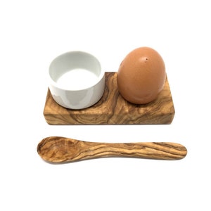 Egg cup Troué PLUS incl. egg spoon, olive wood image 1