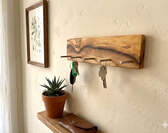 Llavero de madera, llavero de pared, madera de olivo, hecho a mano, regalo de inauguración de la casa