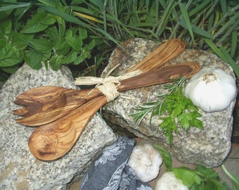 Petits couverts à salade (env. 21 cm) en bois d'olivier