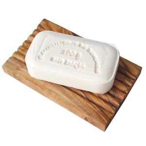 Jabonera con ranuras de madera de olivo