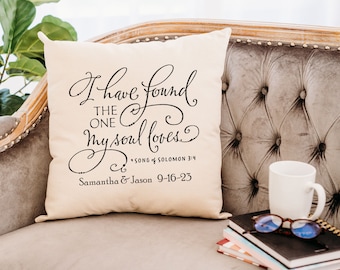 Cojín personalizado del Cantar de los Cantares: Regalo cristiano para bodas o aniversarios, decoración personalizada con versículos bíblicos.