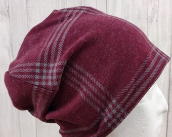 Beanie for adults, sewn from wine red and gray checked knit fabric and sweatshirt in gray mottled, head circumference approx. 54 to 58 cm