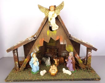 Vintage Italy Wooden Nativity Creche and Stationary Nativity Figurines, Vintage Fontanini Wooden Manger, Stable and Nativity Figures