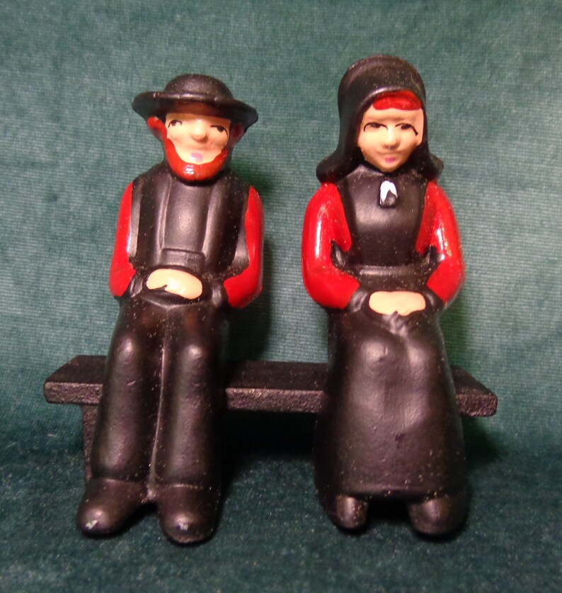 Vintage Dalecraft Iron Farmer Couple Salt and Pepper Shakers Vintage Dalecraft Cast Iron Amish Couple Salt and Pepper Shakers