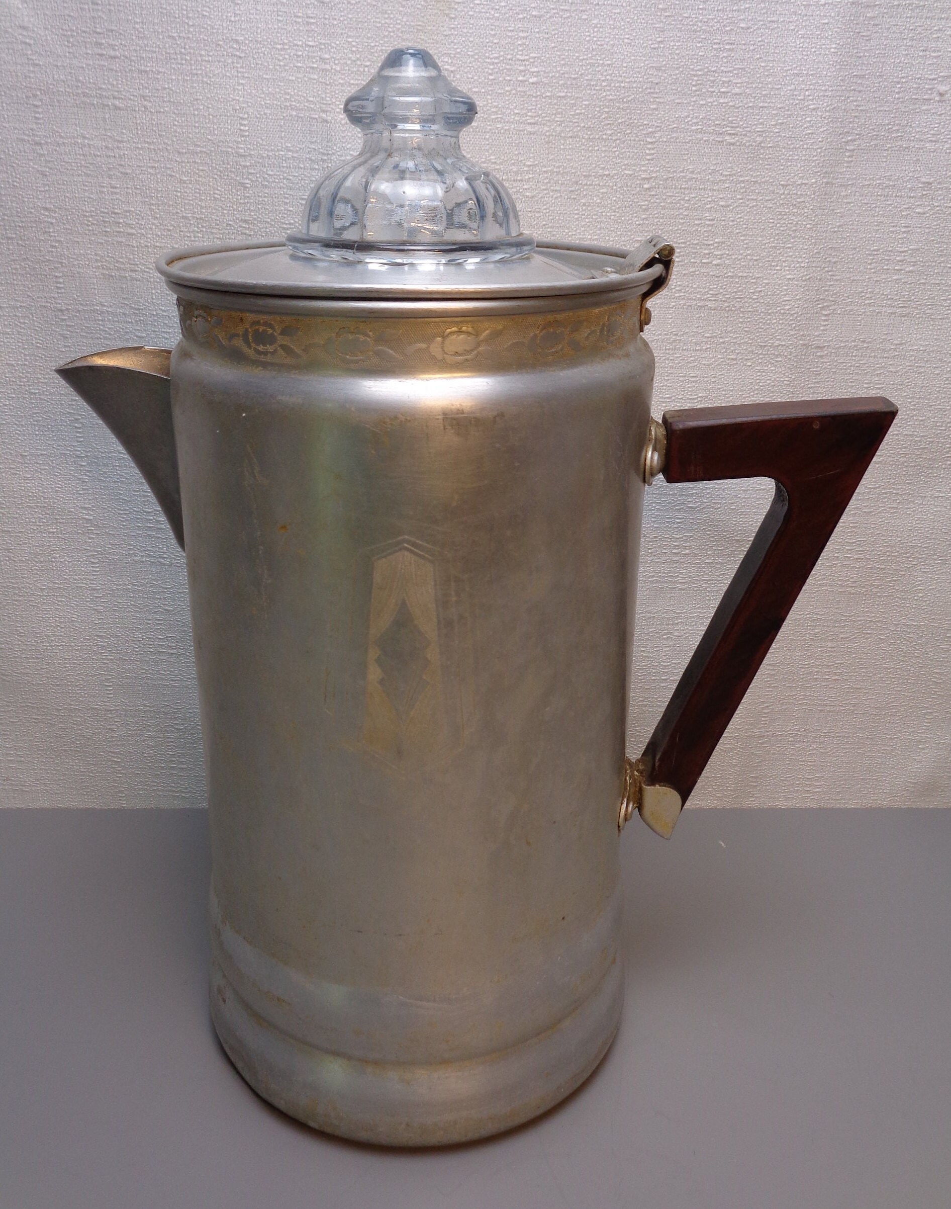 Enterprise Aluminum Co. 1962 Gold Anodized 30 Cup Coffee Urn Percolato –  Olde Kitchen & Home