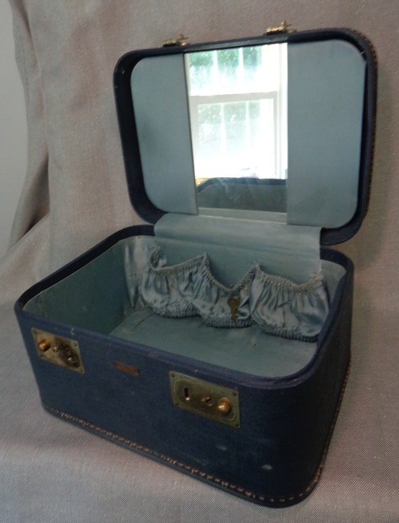 Vintage Crown Blue Train Case, Vintage Small Blue… - image 4