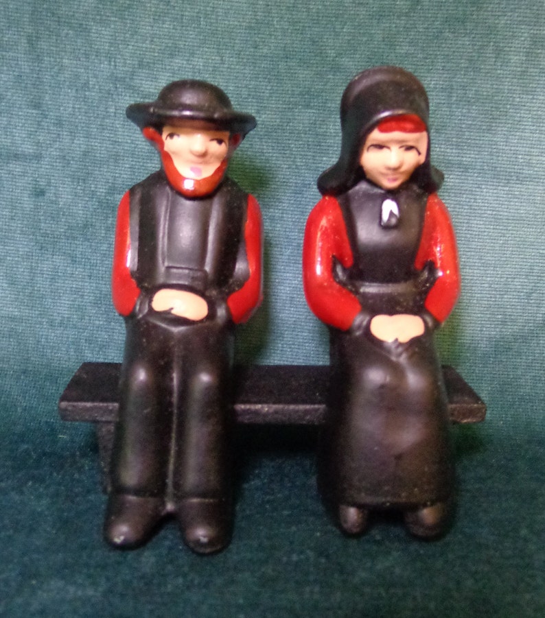 Vintage Dalecraft Iron Farmer Couple Salt and Pepper Shakers Vintage Dalecraft Cast Iron Amish Couple Salt and Pepper Shakers