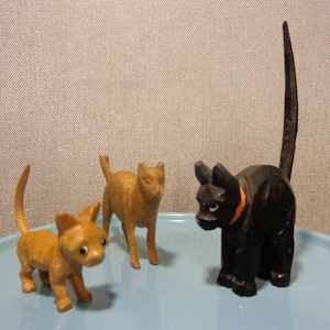 Vintage Hand Carved Wooden Cats, Vintage Miniature Carved Wood Cats, Folk Art carved cats, set of 3