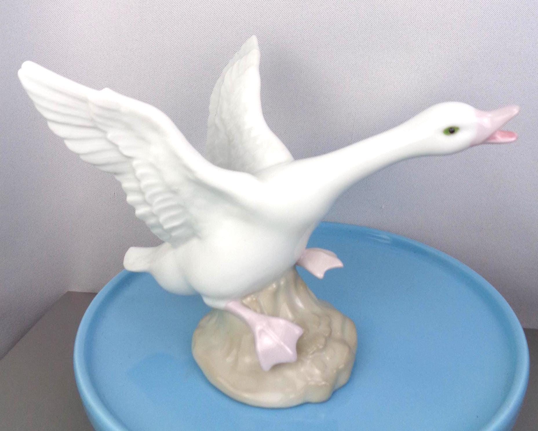 Swan Porcelain Figurine - Etsy Canada