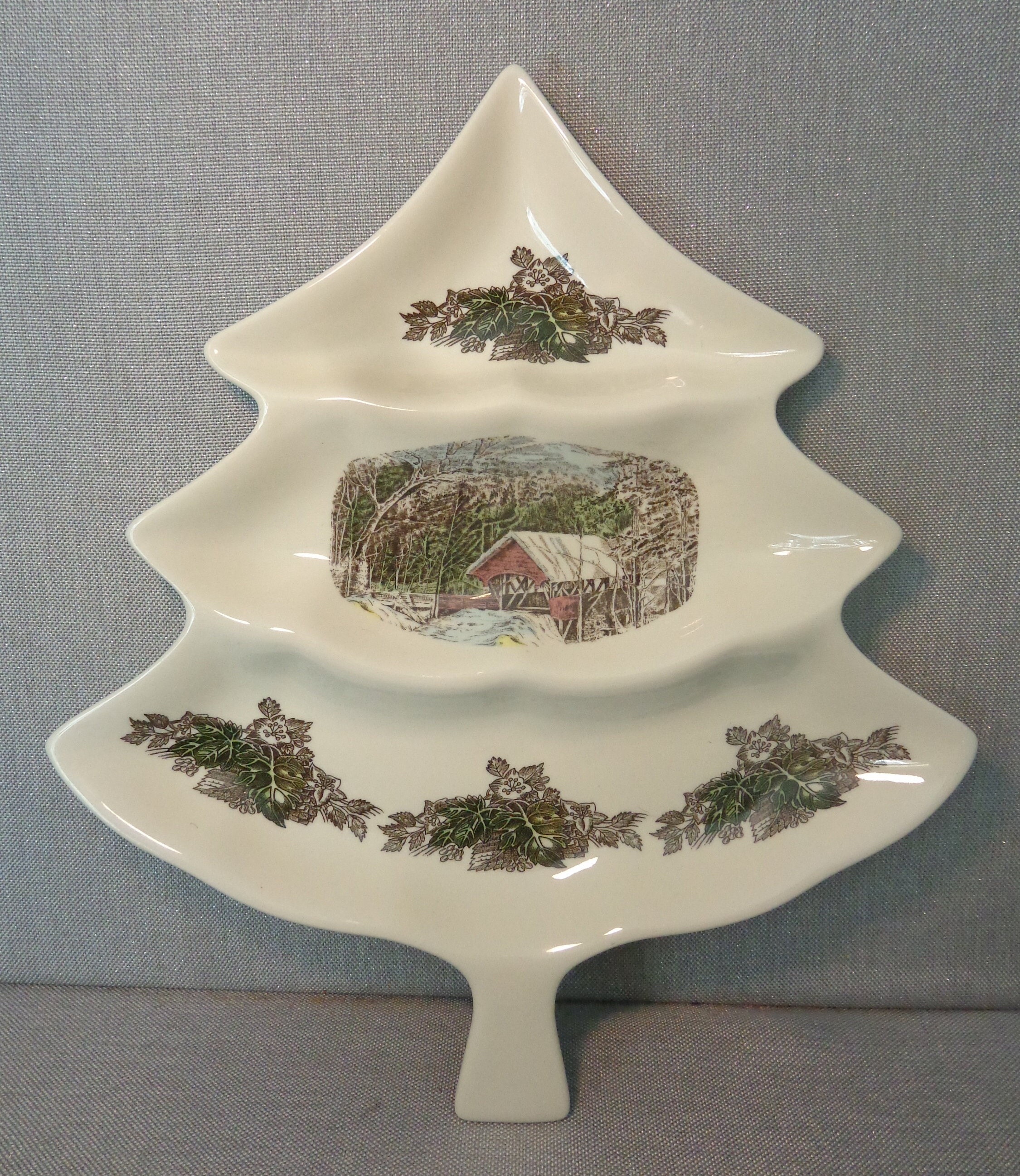 Johnson Bros the Friendly Village Christmas Tree Dish, Johnson