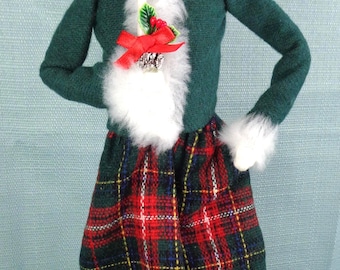 Vintage 1994 Byers Traditional Woman Caroler Figurine, with candle, Chalfont, PA, USA