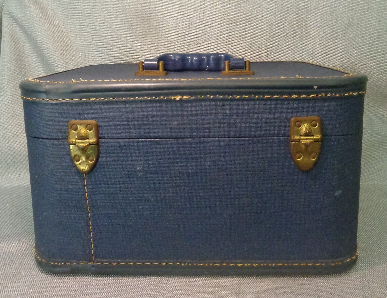 Vintage Crown Blue Train Case, Vintage Small Blue Crown Luggage Makeup