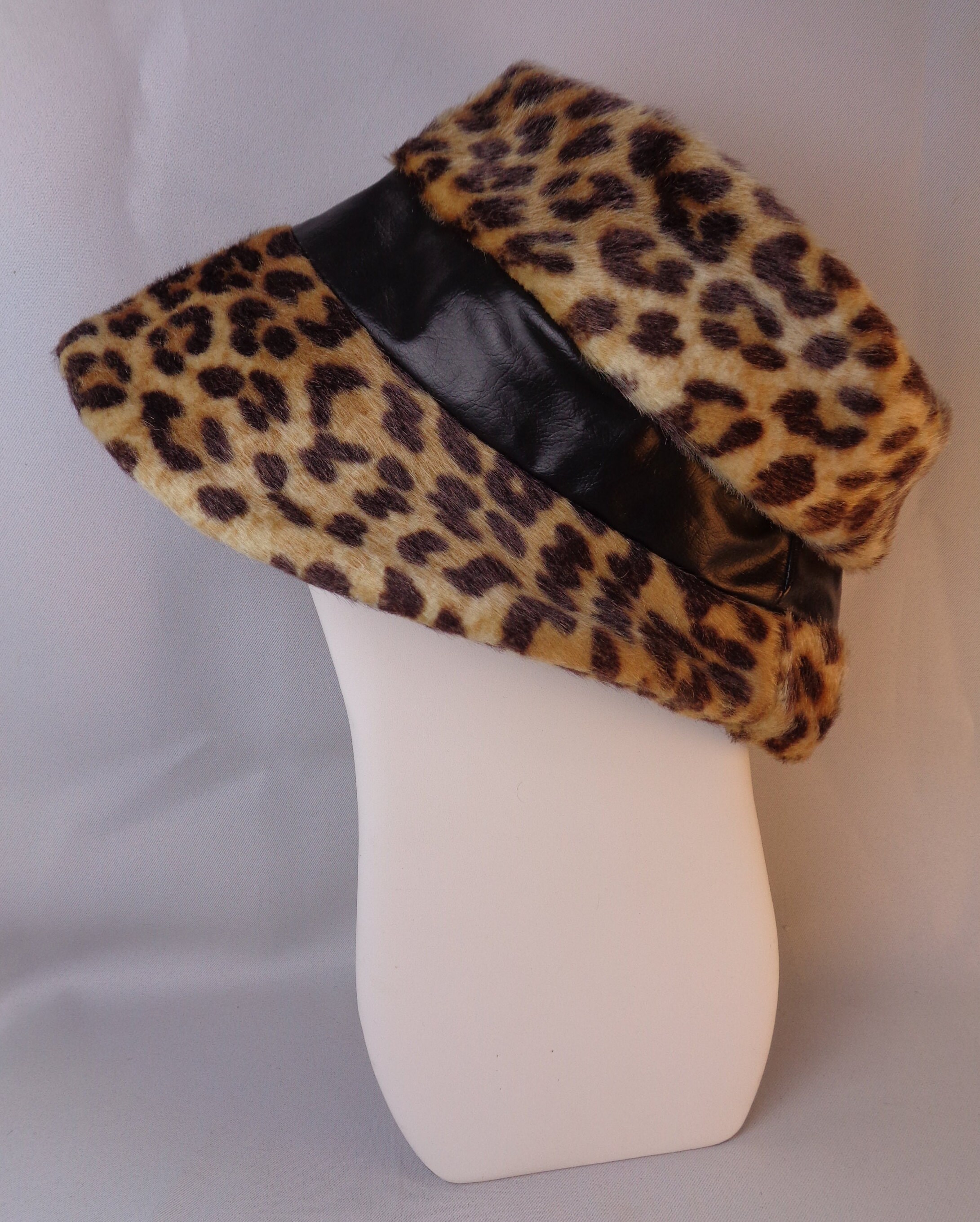 Vintage Betmar Faux Leopard Hat With Leather Band, Vintage  display picture 2