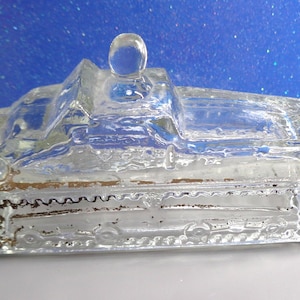 アンティーク雑貨 Victory Glass Bulldog Candy Container Victory Glass Bulldog Glass Candy Container with Lid Circa