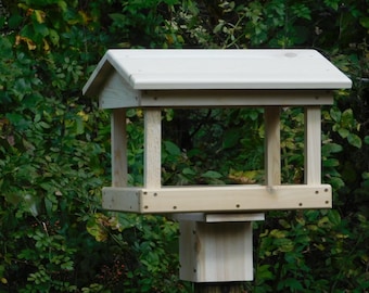Cedar Fly Through Bird Feeder: Large Post Mount