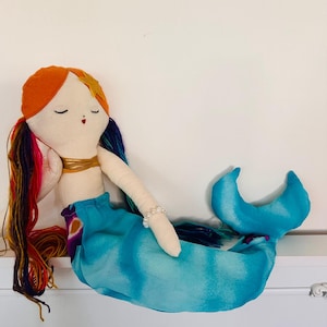 Zeemeerminpop, handgemaakte zeemeermin sprookjesstof lappenpop, babyshower verjaardagscadeau gevulde zeemeermin pop kamer kinderkamer inrichting voor babymeisjes