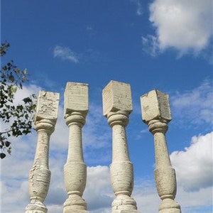 4 Balusters Bemalte Holz Architektonische Salvage Spindeln Veranda Haus borte A22, Vintage Holz Spindeln, Holz Balusters, Rustikales Bauernhaus