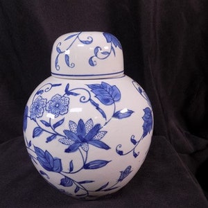 Blue & White Floral Ginger Jar, 8 Chinese Porcelain Decor, Chinoiserie S,