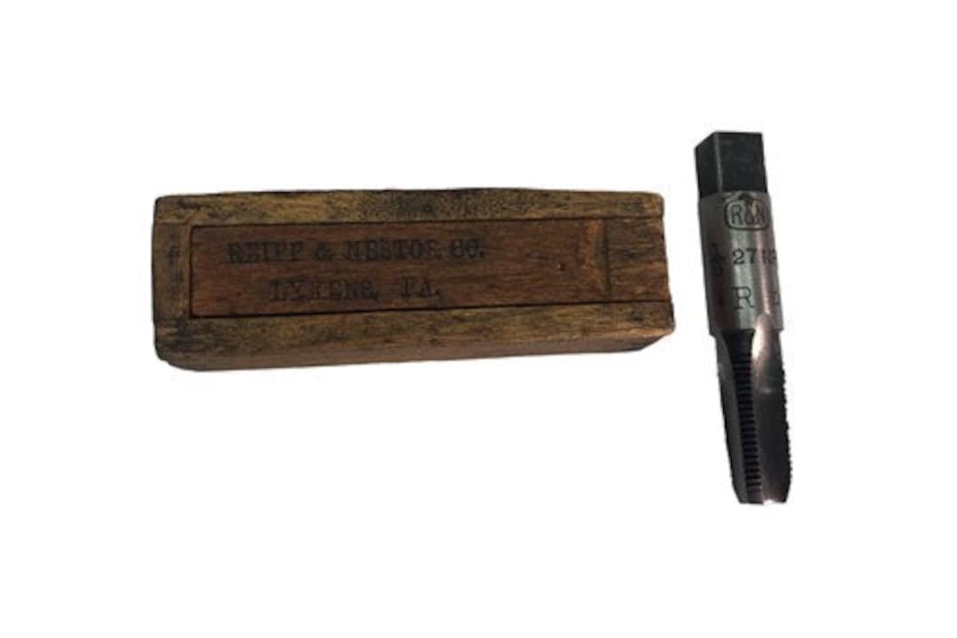 Vintage Reiff & Nestor 1/827 NPT 4 Flute Tap in Dovetail Wood Box