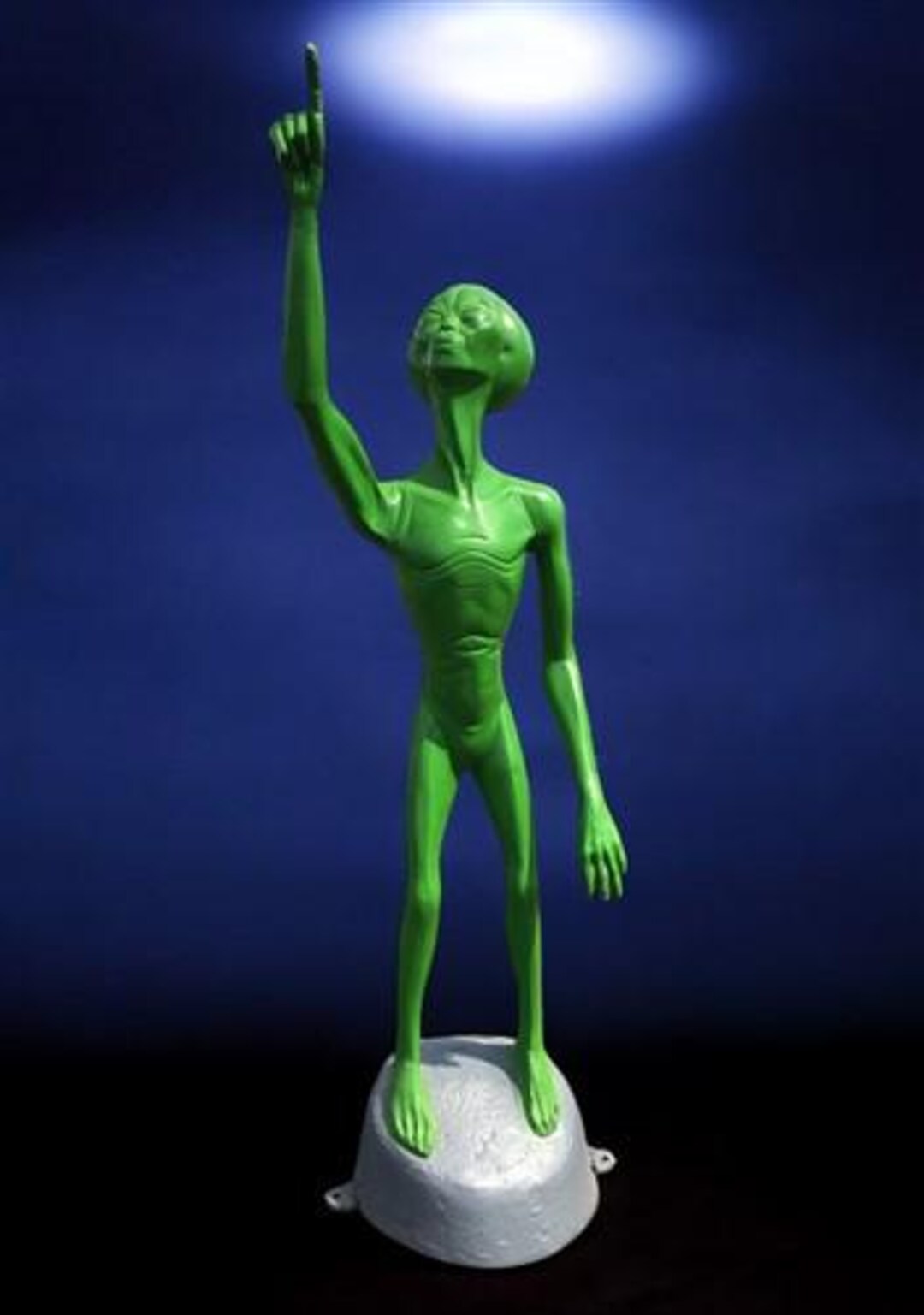 Alien Statue, Green Space Men, UFO Extraterrestrial Alien Art, Cast ...
