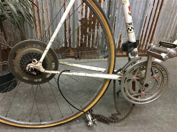 1972 Peugeot Record Du Monde Bicycle, Vintage White Men's 1972 Peugeot Record Du Monde Bicycle, Vintage White Men's