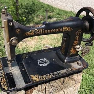 Minnesota modell A, symaskinshuvud med pedal, antik serienummer 1271577,