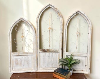 3 marcos de ventana arqueados de madera y metal de estilo campestre francés, decoración rústica de granja.