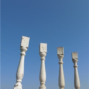 4 Balusters White Wood Architectural Salvage Spindles Porch Post House Trim Y, Vintage Wood Spindles, Wooden Balusters, Rustic Farmhouse