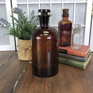 Brown Glass Apothecary Jar, Pharmacy Druggist Medicine Bottle, Amber Glass E1, Apothecary Display Jar, Farmhouse Decor, Vintage Medical
