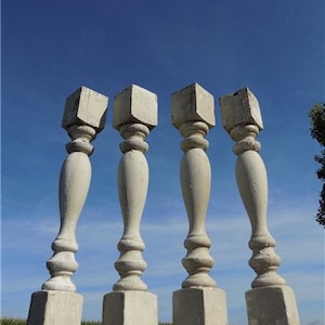 4 Balusters Bemalte Holz architektonische Bergungsspindeln Veranda Hausbesatz A4, Vintage Holzspindeln, Holzbaluster, Rustikales Bauernhaus