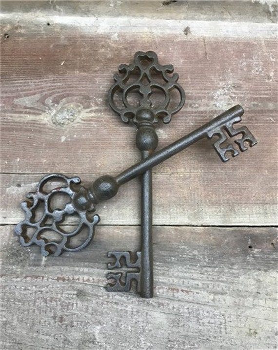 Large Rustic Skeleton Keys, Victorian Keys, Cast Iron Skeleton Key Wall  Decor, Antique Keys, Decorative Keys, Large Keys, Key Decor 