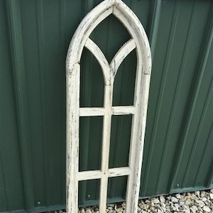 Light American Gothic Style Wood Window Frame, Arched Farmhouse Window Frame, Cathedral Window, Wood Window Wall Decor Faux Window Frame