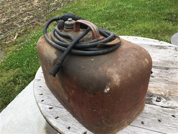 Ancien . 1944 WWII US W Cavalier Military Metal Water Gas Can Fuel Tank Red  Jerry 5 Gallon Jeep -  Canada